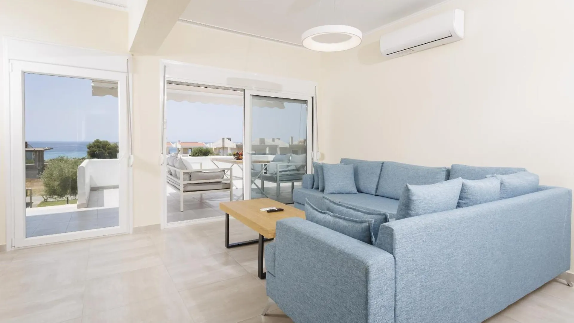 ניאה סקיוני Villa Baycasa  ניאה סקיוני